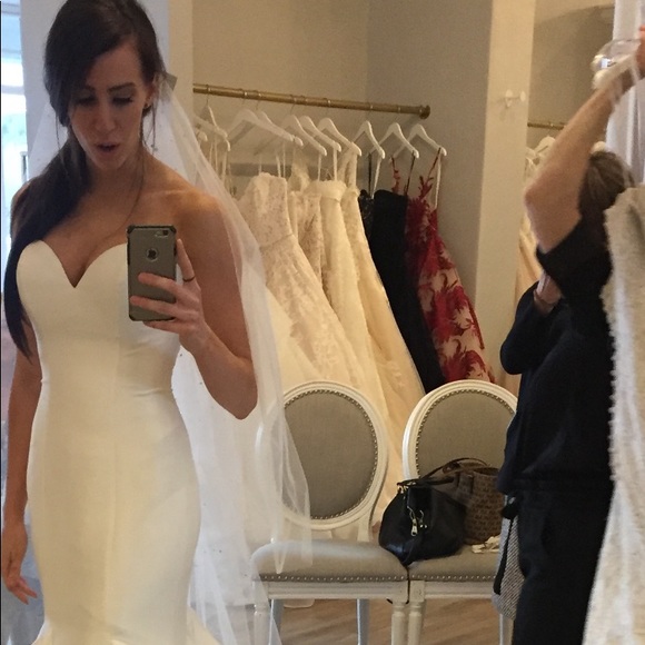 Wedding dress! - Picture 2 of 2